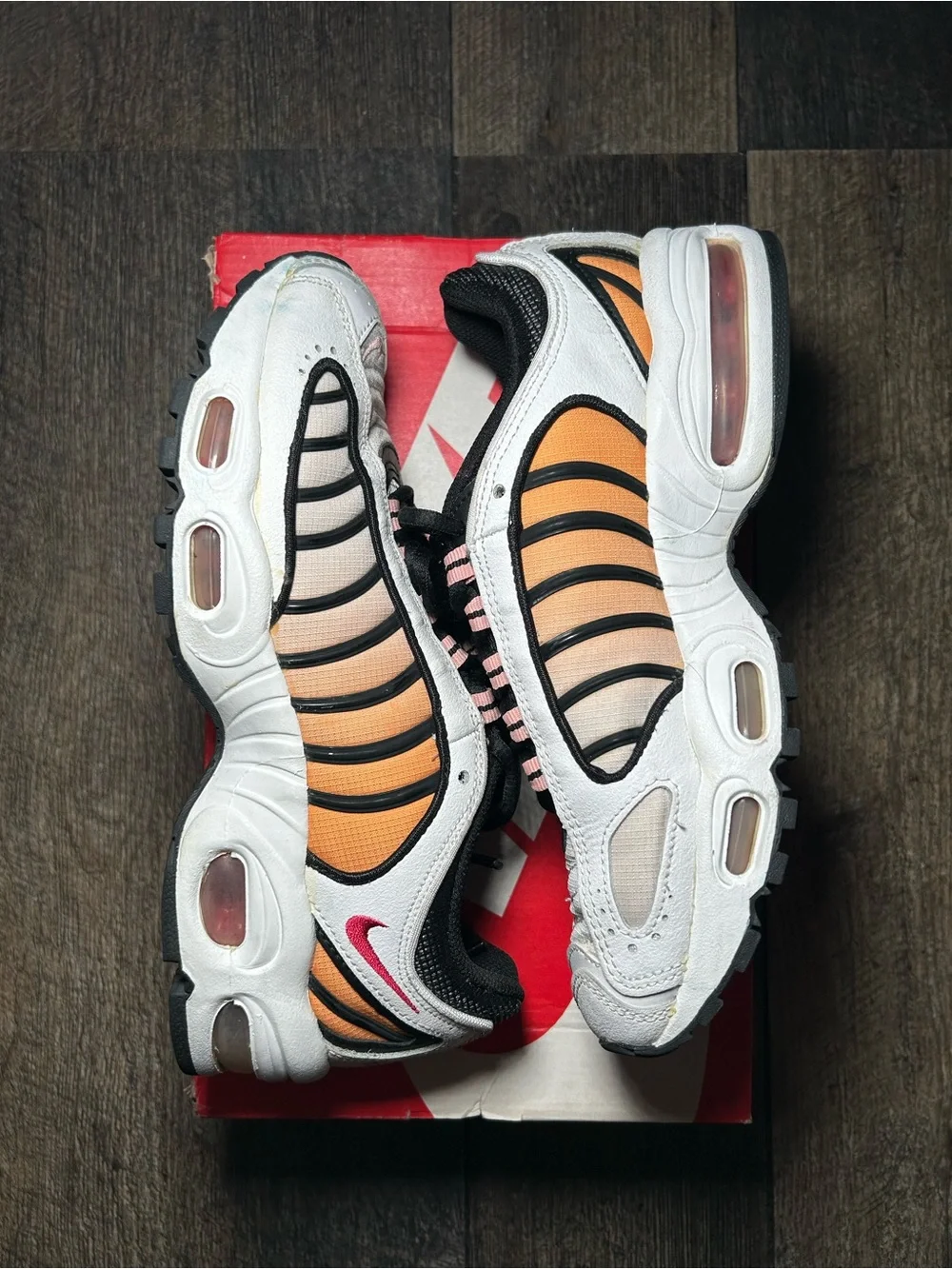Nike Air Max “Tailwind IV” Size 8 Women’s